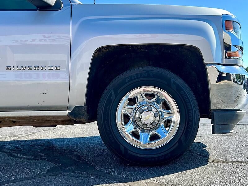 2017 Chevrolet Silverado 1500 LS photo 3