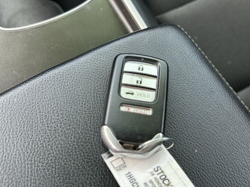 Used 2018 Honda Accord Sedan SportImage 24