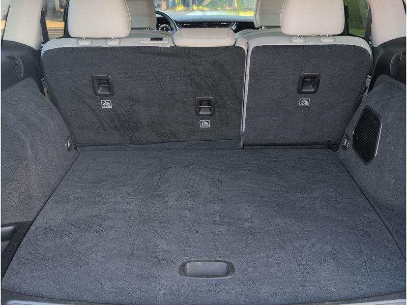 Used 2023 Jeep Grand Cherokee OverlandImage 35
