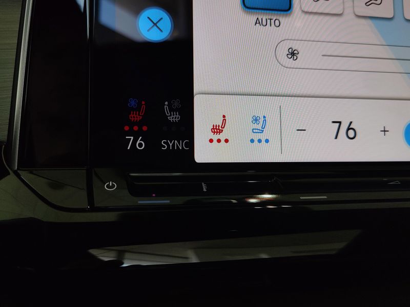 2025 Volkswagen Atlas Cross Sport SE AWD w/Technology/SunroofImage 21