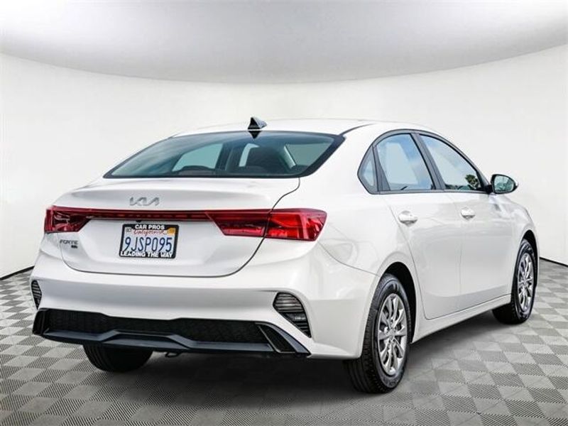 2024 Kia Forte LXImage 8