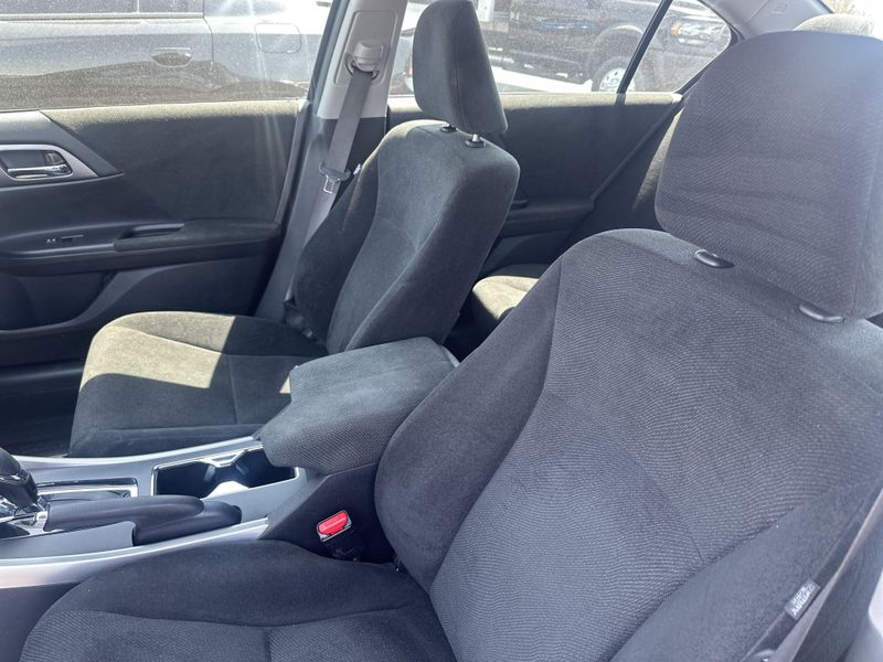 2013 Honda Accord LXImage 19