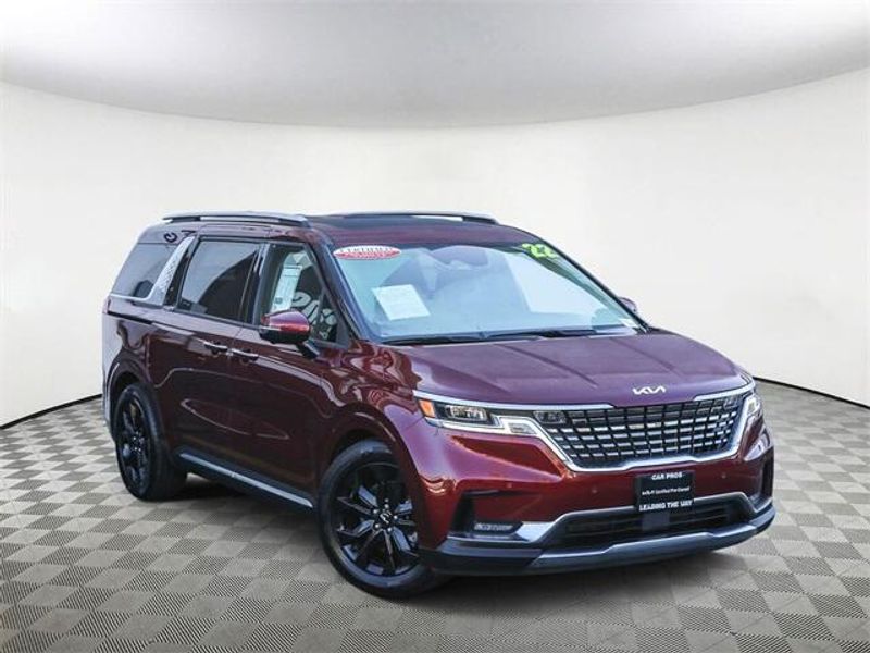 2022 Kia Carnival SX PrestigeImage 2