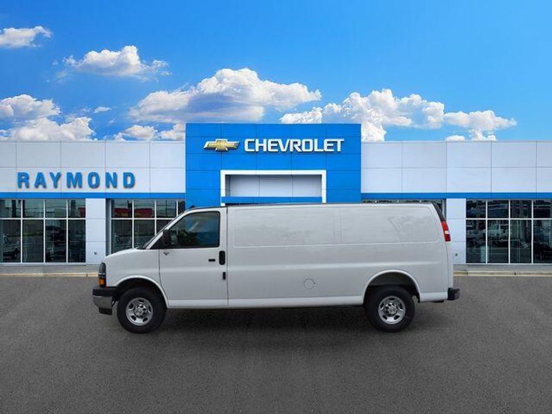 New 2025 Chevrolet Express 2500 Work VanImage 7