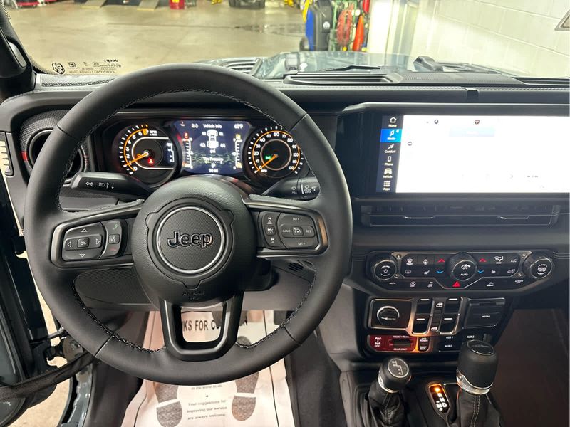 2025 Jeep Gladiator Rubicon photo 28