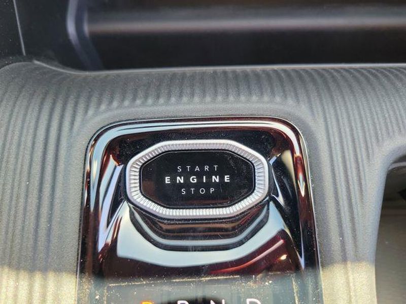 New 2026 Jeep Cherokee Laredo 4x4