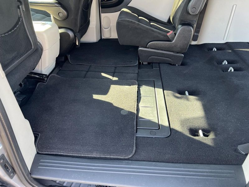 2015 Dodge Grand Caravan SXT photo 35