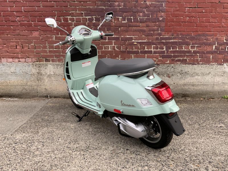 New 2025 Vespa GTS 310 VERDE AMABILE 