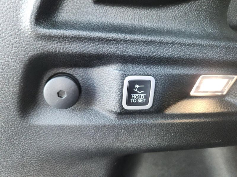Used 2024 Jeep Grand Cherokee L Limited