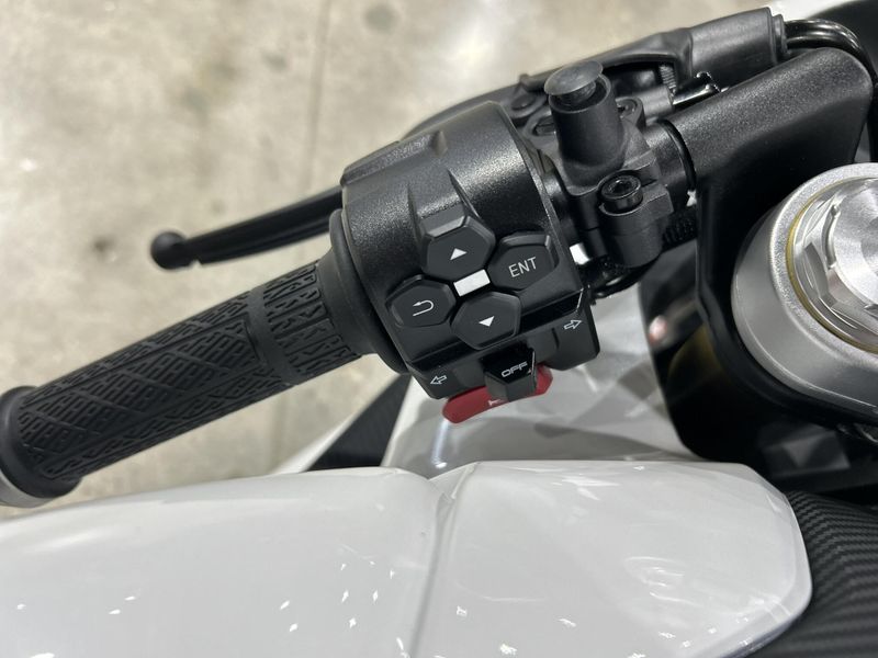 2025 CFMOTO 450SS Image 13