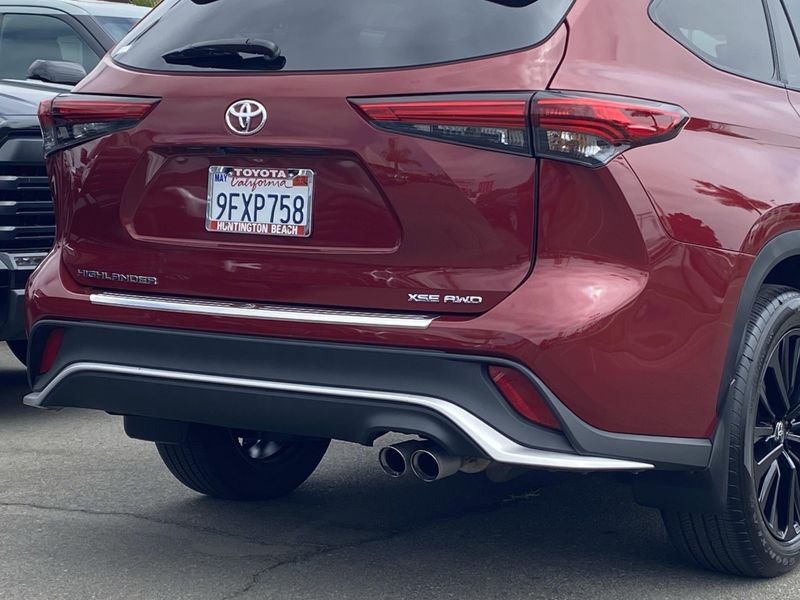 Used 2023 Toyota Highlander XSEImage 4