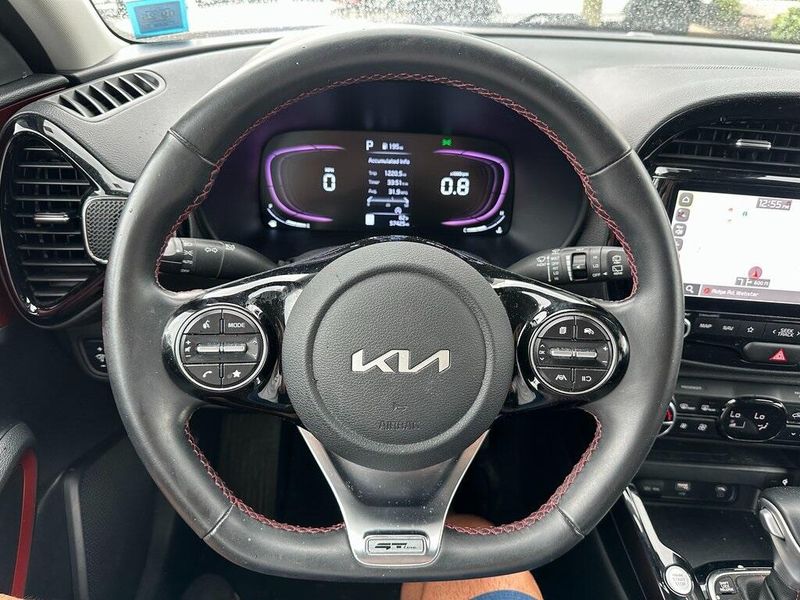 2023 Kia Soul GT-Line photo 2