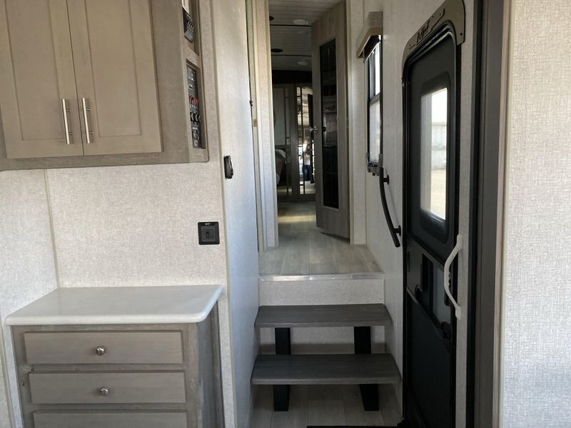 New 2027 NORTHWOOD MFG Arctic Fox NXT 365VSImage 22