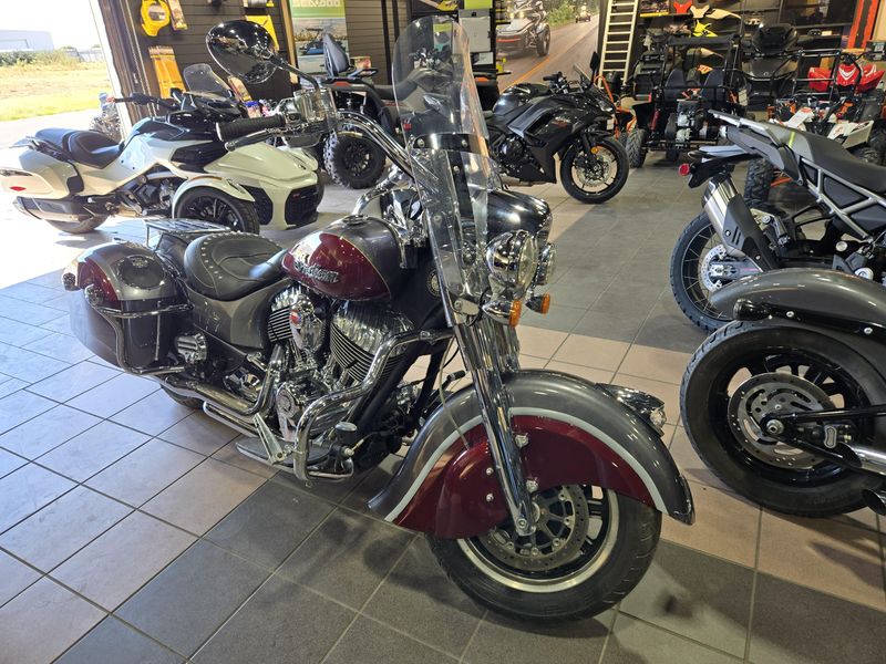 USED 2017 INDIAN MOTORCYCLE SPRINGFIELD 49ST Image 1