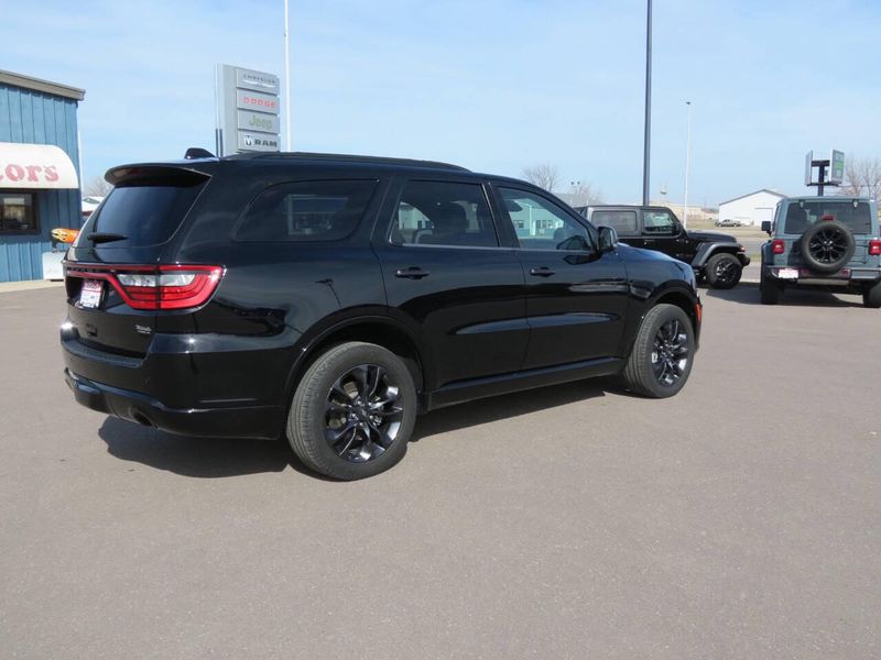 Used 2024 Dodge Durango GT Plus AWD 4dr SUVImage 4