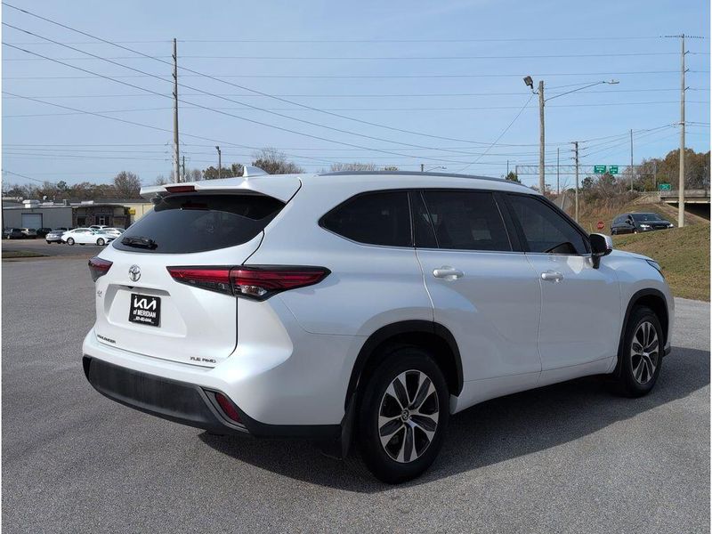 Used 2023 Toyota Highlander XLEImage 5