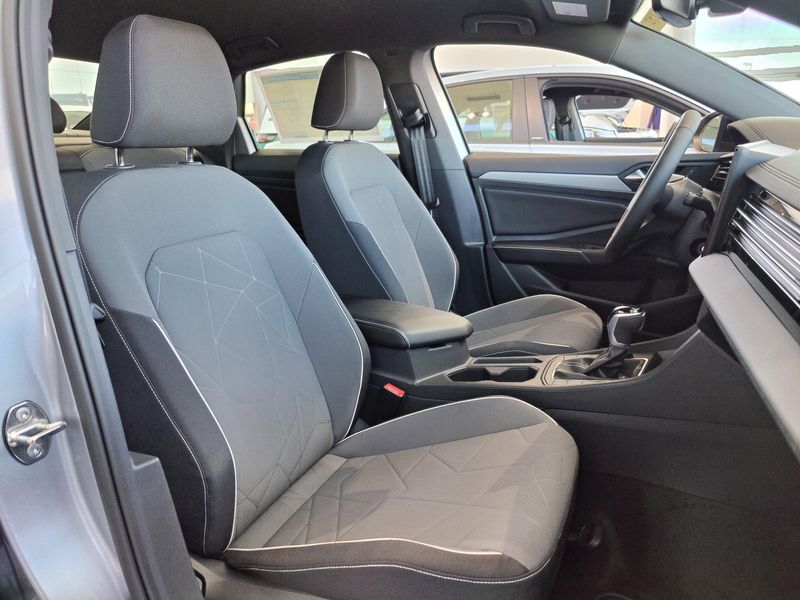 Used 2025 Volkswagen Jetta Sport TurboImage 7