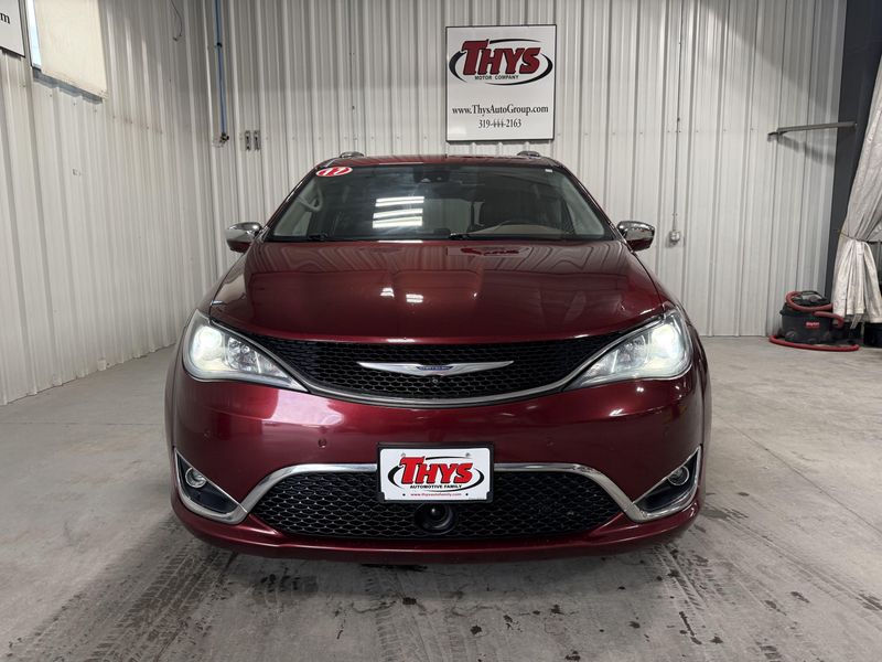 Used 2017 Chrysler Pacifica LimitedImage 16