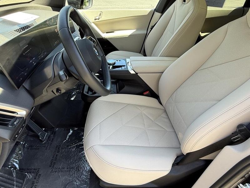 Used 2025 BMW iX xDrive50Image 21