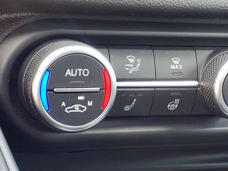 New 2025 Alfa Romeo Giulia AwdImage 20