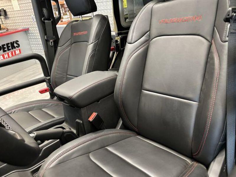 New 2025 Jeep Wrangler 4-door RubiconImage 17