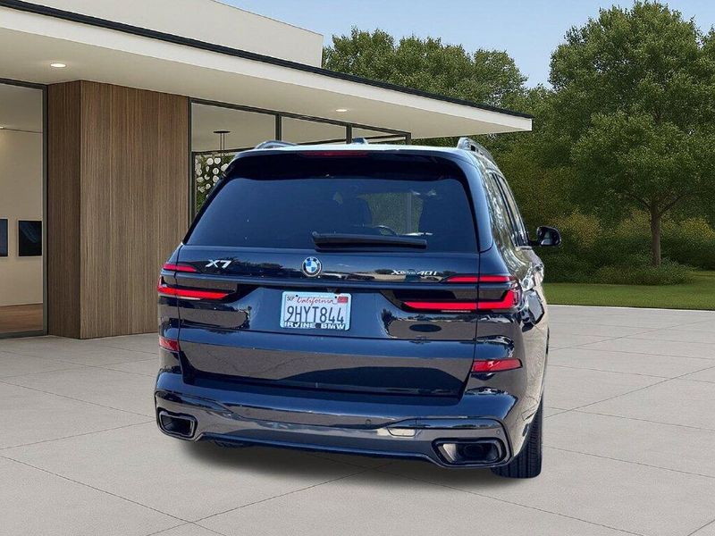 Used 2024 BMW X7 xDrive40iImage 9