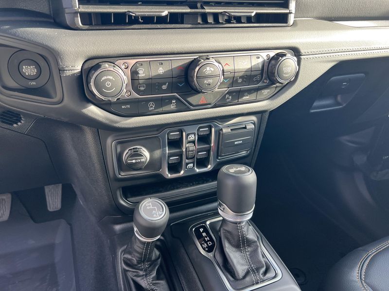 New 2026 Jeep Wrangler 4-door SaharaImage 16