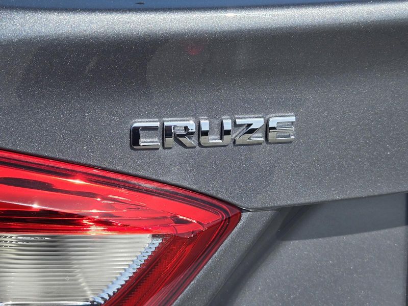 Used 2018 Chevrolet Cruze 4dr Sdn 1.4L LT w/1SD