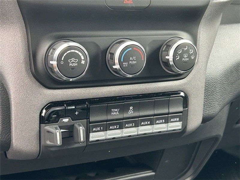 2022 RAM 2500 Tradesman Crew Cab 4x4 8