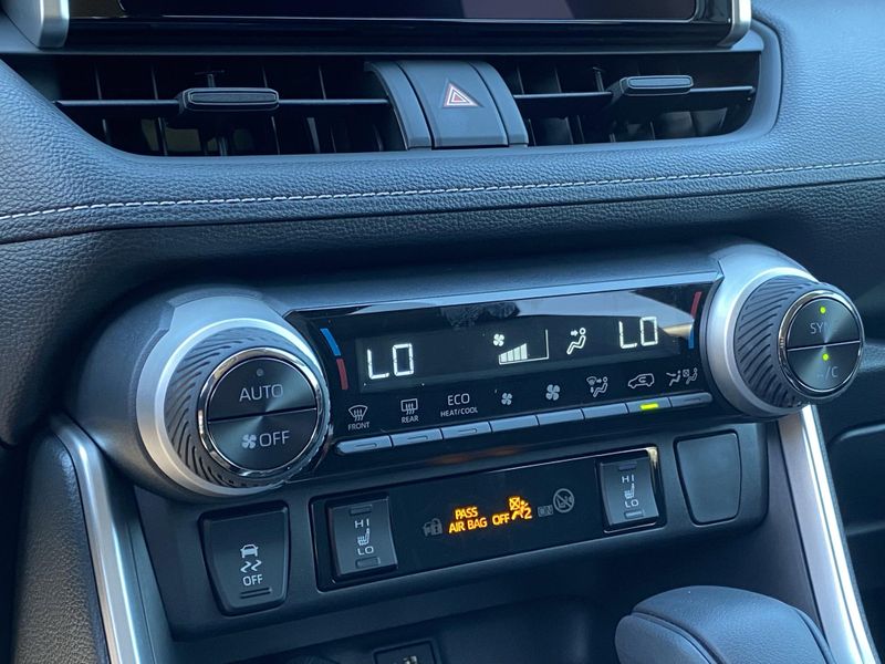 New 2025 Toyota RAV4 Hybrid XLEImage 17