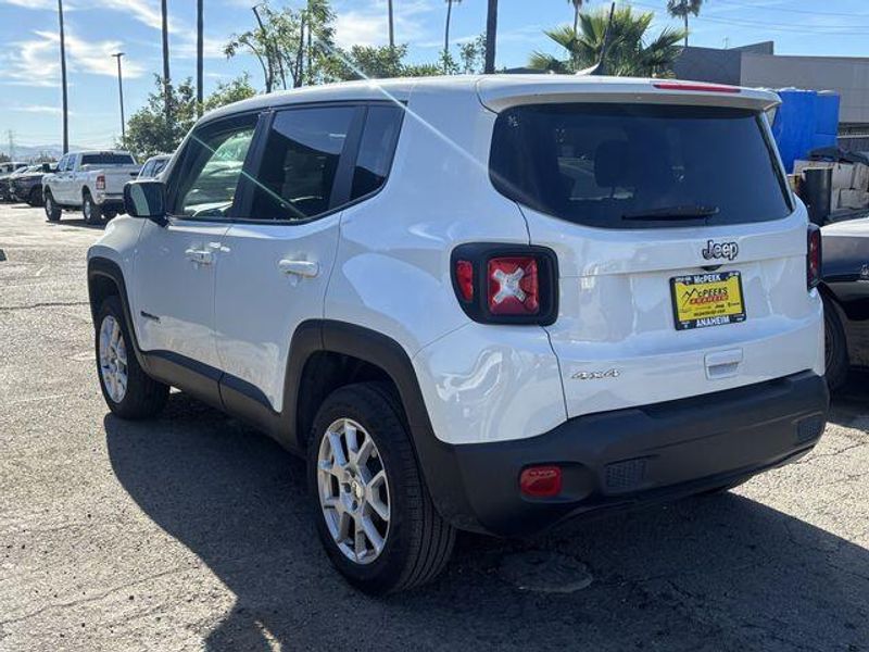 Used 2023 Jeep Renegade LatitudeImage 3