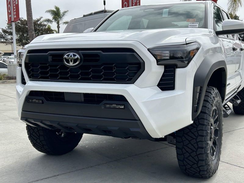 2024 Toyota Tacoma TRD Off RoadImage 8