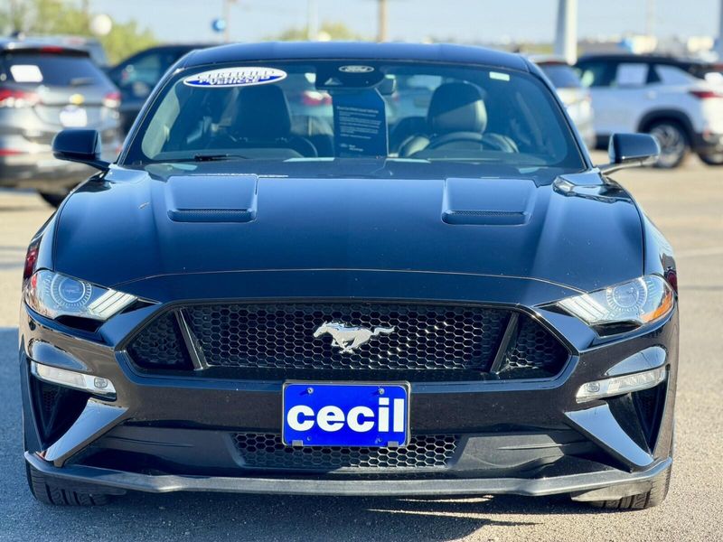 2022 Ford Mustang GT Premium photo 5