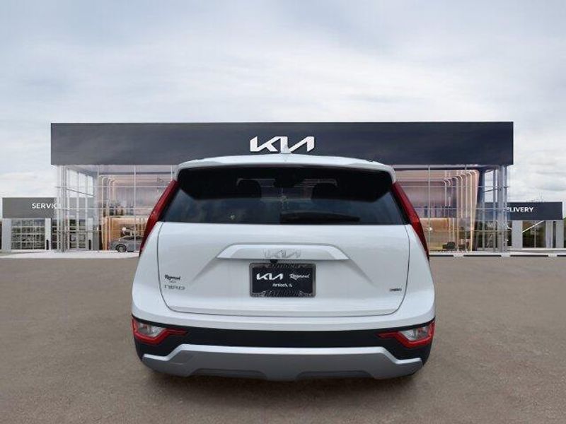 New 2026 Kia Niro LXImage 5