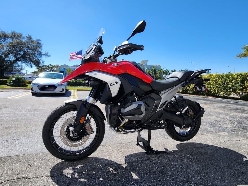 2026 BMW R 1300 GSImage 4