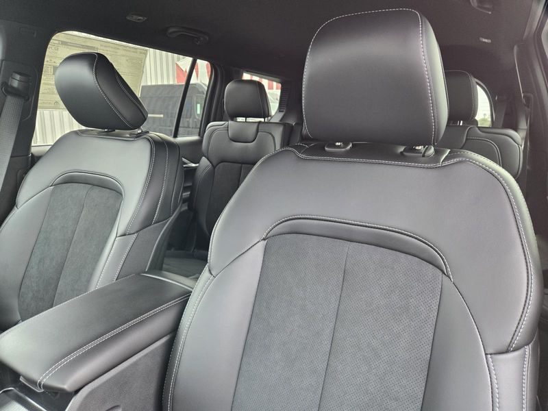 New 2026 Jeep Grand Cherokee L Laredo Altitude 4x4