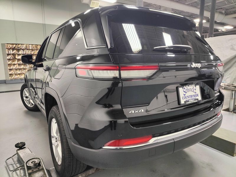 Used 2024 Jeep Grand Cherokee Laredo X Lux Tech V6 4x4Image 12