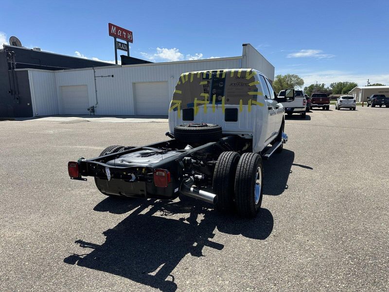 2024 RAM 3500 Tradesman Crew Cab Chassis 4x4 60