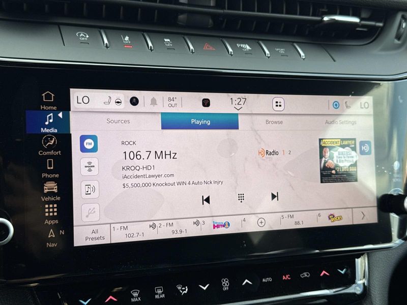New 2026 Jeep Grand Cherokee Laredo Altitude 4x2