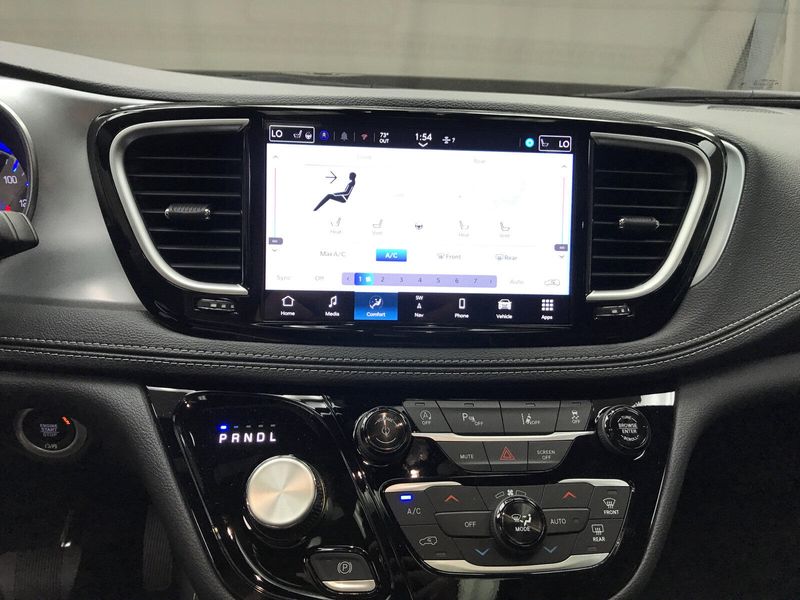 2025 Chrysler Pacifica LimitedImage 7