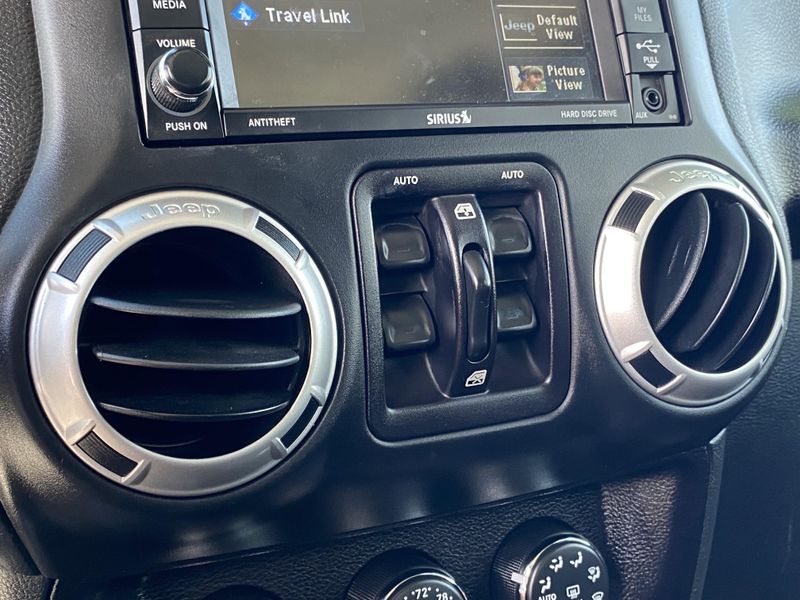 Used 2016 Jeep Wrangler Unlimited SaharaImage 20