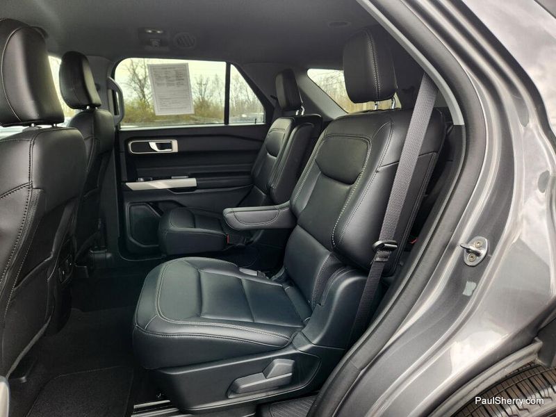 Used 2024 Ford Explorer XLT