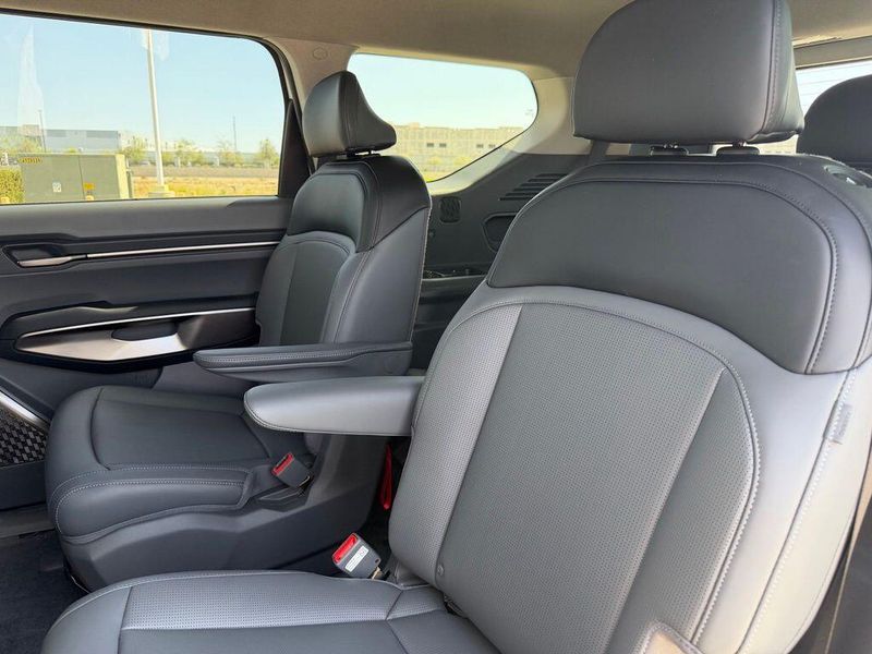 New 2026 Kia EV9 Light Long RangeImage 13