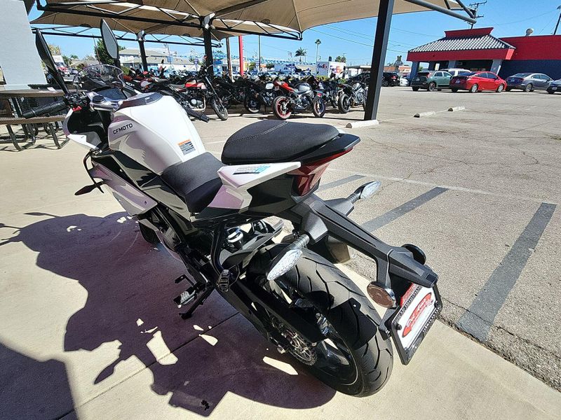 New 2025 CFMOTO 300SS Image 13