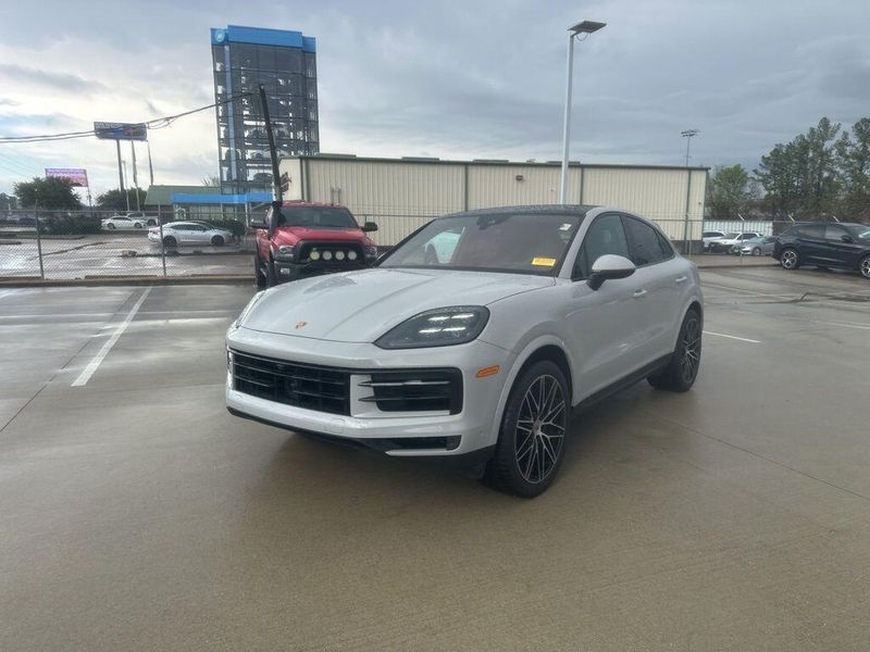 Used 2024 Porsche Cayenne Coupe BaseImage 1