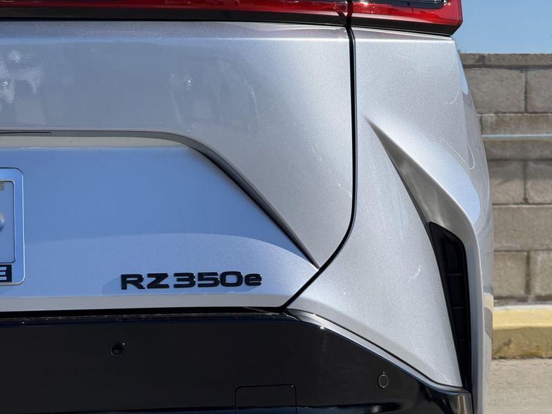 New 2026 Lexus RZ 350eImage 12