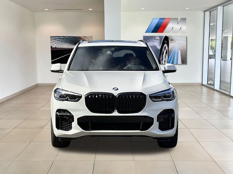 2023 BMW X5 xDrive45eImage 3