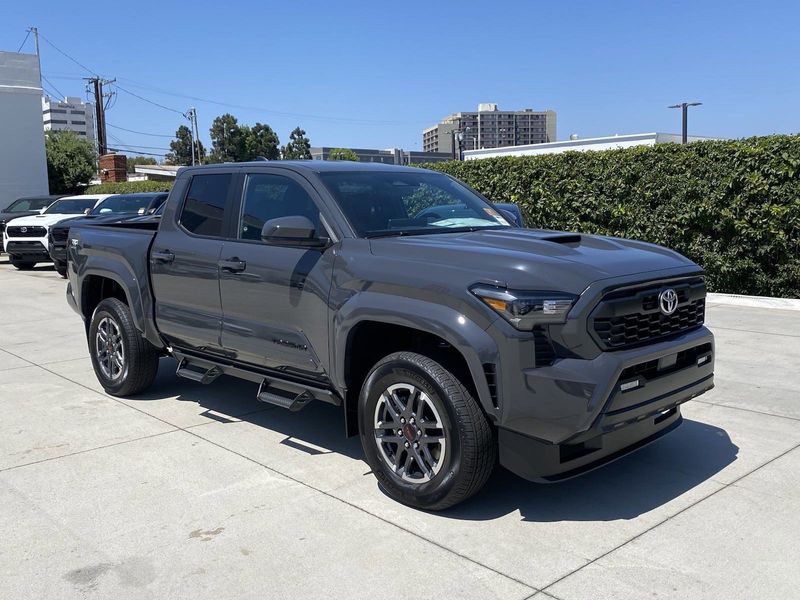 2024 Toyota Tacoma TRD SportImage 2