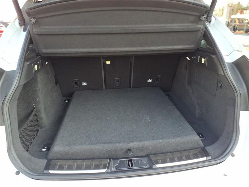 Used 2020 Jaguar F-PACE 25t PrestigeImage 16