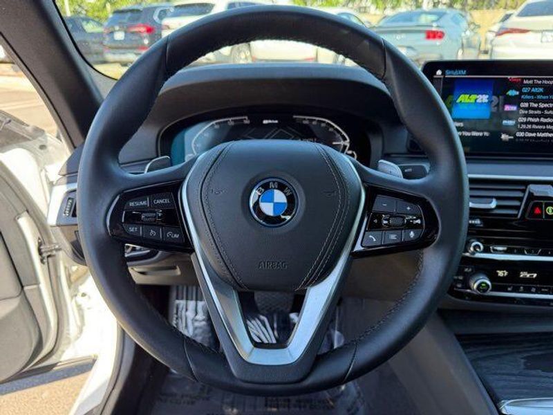Used 2023 BMW 5 Series 530e iPerformanceImage 24
